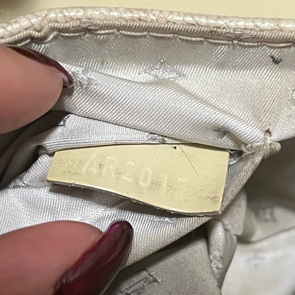 ๐ SOLD ๐ Authentic Louis Vuitton Suhali Le Precieux White bag - Picture 6 of 13